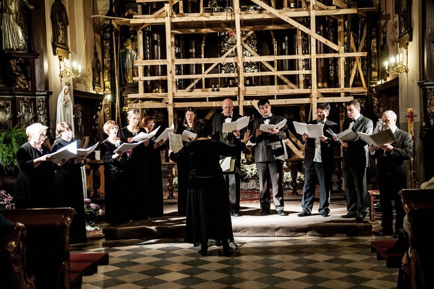 Koncert chóru Angelicus w Widawie