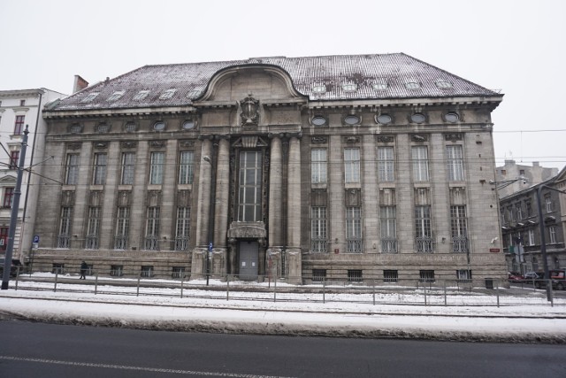 Jeden z najbardziej rozpoznawalnych w Łodzi budynek I oddziału banku PKO BP został w grudniu ostatecznie zamknięty i wystawiony na sprzedaż.

ZDJĘCIA I WIĘCEJ INFORMACJI - KLIKNIJ DALEJ

