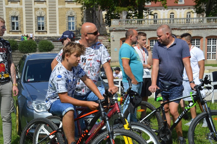 W niedzielę 8 sierpnia 2021 w żagańskim parku rozlegał się...