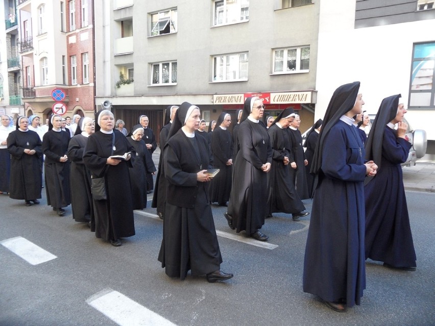 Boże Ciało w Katowicach: uroczysta procesja przeszła ulicami miasta [ZDJĘCIA]
