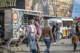 Przysmaki kuchni świata na zlocie Food Trucków Street Food Polska na Rynku w Katowicach. Zobaczcie WIDEO i ZDJĘCIA tych pyszności