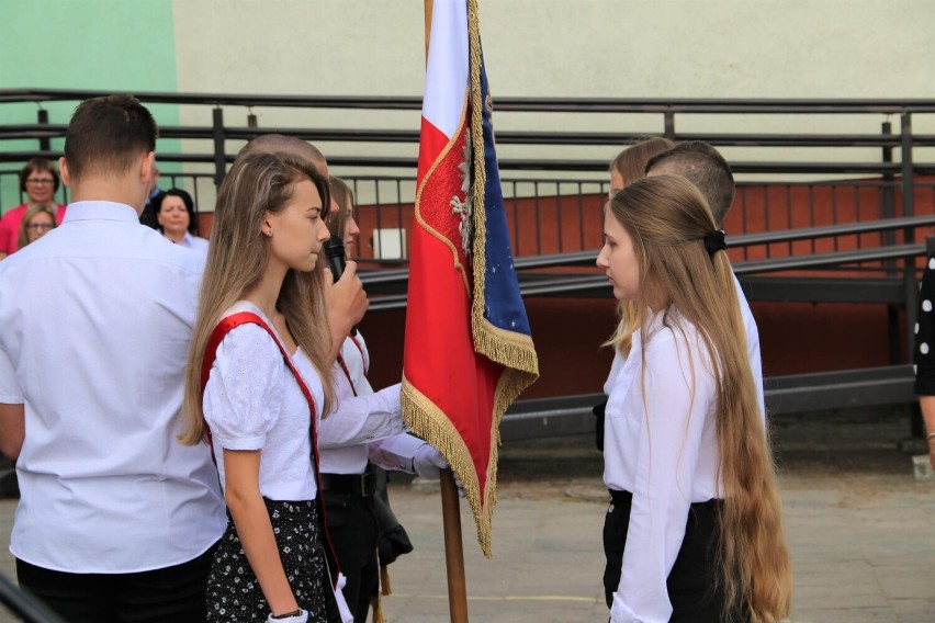 Uczniowie opuścili szkolne mury - rozpoczęli wakacje!