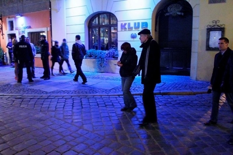 Prezydent Grobelny spacerował po Starym Rynku o... północy [ZDJĘCIA]