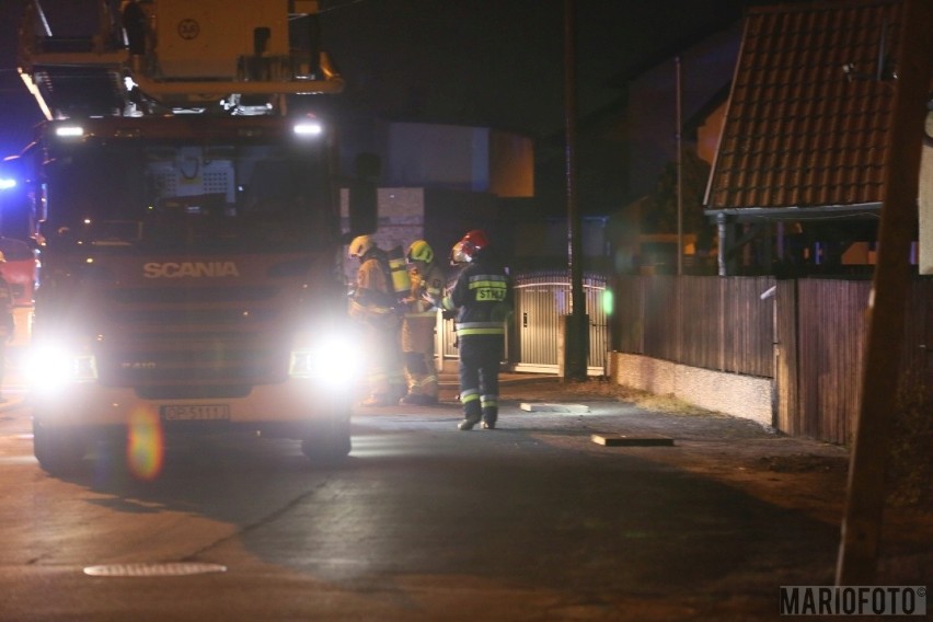 Pożar domu w Opolu. Ogień przy ul. Środkowej gasiło 8 zastępów straży
