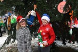 Ubieranie choinki w Lesznie to tradycyjnie początek imprez świątecznych 2023 ZDJĘCIA i WIDEO
