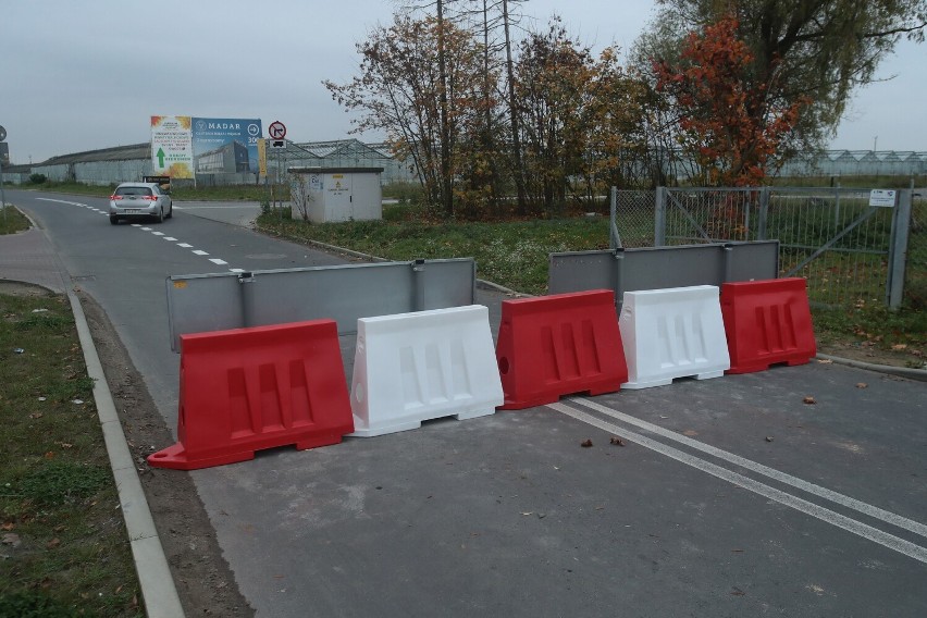 Blokady przy krajowej "13" w Warzymicach. O mały włos nie doszło do rozbiórki 