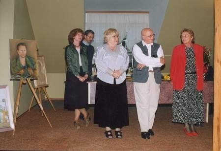 Uroczyste otwarcie wystawy. Na pierwszym planie od prawej: Anna Bogdanowicz, Józef Szwanc i Karolina Szczepańska-Szczerba.