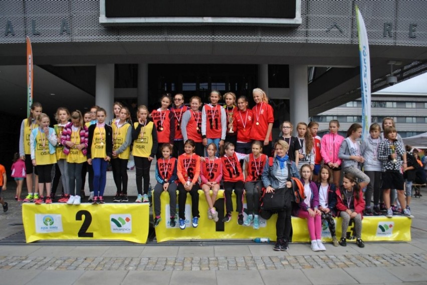 Sztsfetowe biegi przełajowe szkół przy Aqua Zdroju o Mistrzostwo Wałbrzycha
