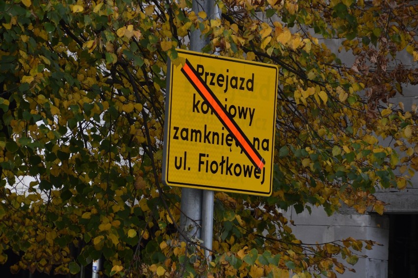 Zamkną przejazdy m.in. na Fiołkowej i w Kątach. Kiedy kierowcy będą musieli korzystać z objazdów?