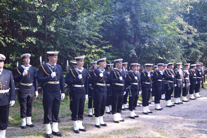 Uroczystość upamiętniająca miejsce walki i spoczynku 1 Morskiego Pułku Strzelców w Białej