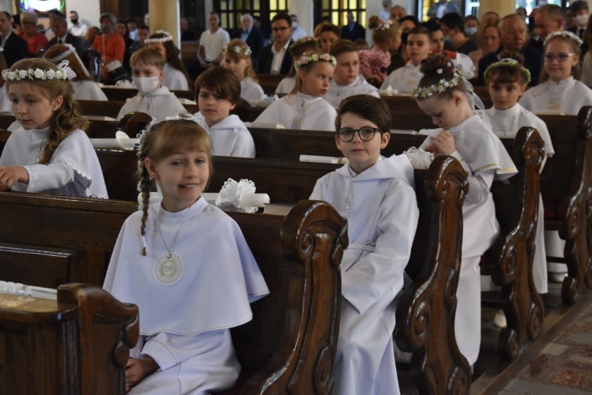 W niedzielę kolejne dzieci z parafii pw. św. Wojciecha w Wągrowcu przystąpiły do sakramentu pierwszej komunii świętej