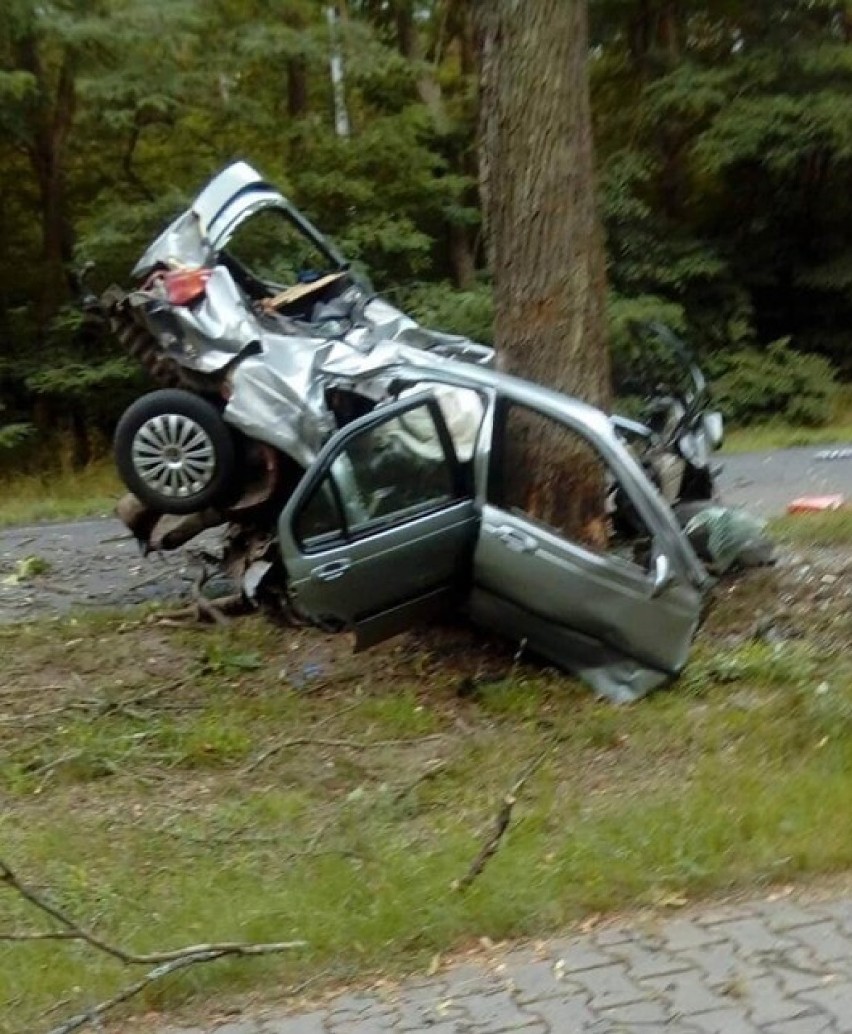 Powiat międzychodzki. Tragiczny wypadek drogowy w Sierakowie. NOWE INFORMACJE [ZDJĘCIA]