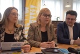 Posłanka Paulina Hennig-Kloska w Kaliszu. Polska 2050 rusza z akcją #PisJestZaDrogi