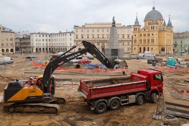 Na Placu Wolności trwają prace. Więcej na kolejnych zdjęciach