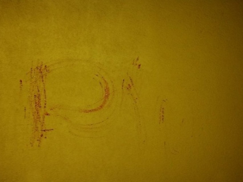 Wejherowo: Własną krwią wykonał napis na murze