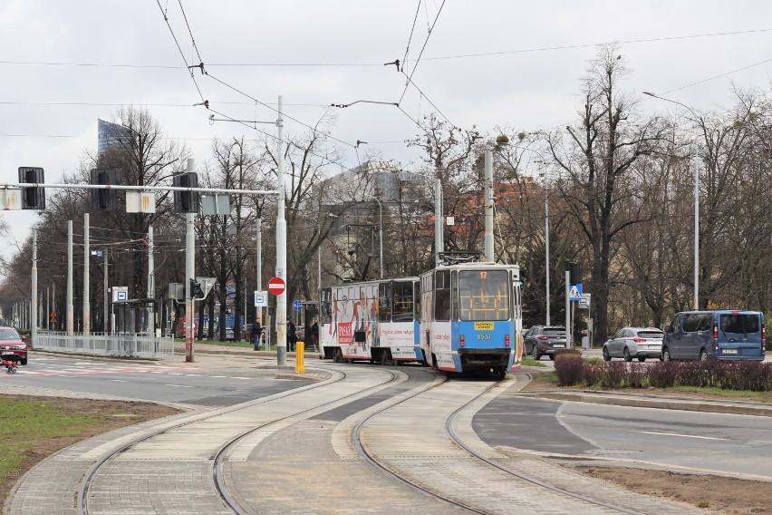 Zobacz, gdzie wyremontowano torowiska we Wrocławiu. Tu będzie się jechać jak po maśle (ZDJĘCIA)