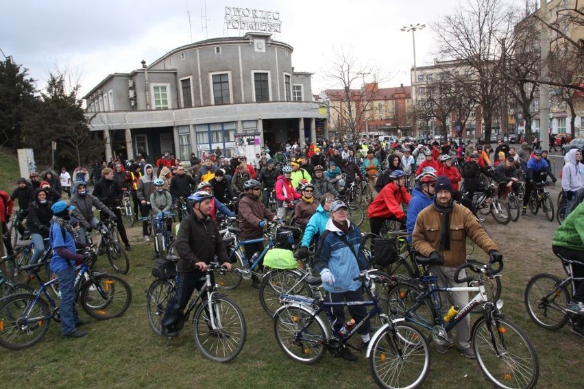 Wrześniowa masa krytyczna w Gdyni pod hasłem na zdrowie!. Sprawdź którędy przejadą rowerz