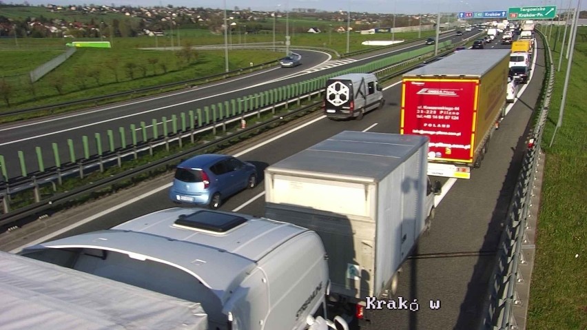 Wypadek na A4 pod Krakowem spowodował dziś duże utrudnienia...