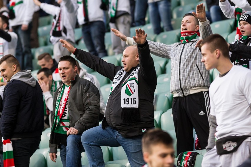 Legia Warszawa - Wisła Kraków. Zabawa na trybunach....