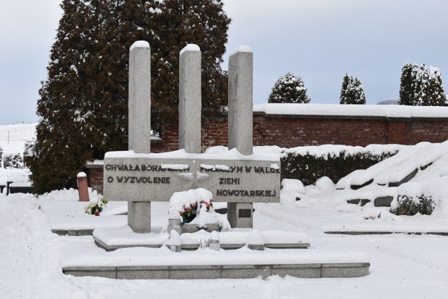 Usunięcia tego pomnika domagają się działacze nowotarskiego oddziału Niezależnego Światowego Związku Żołnierzy Armii Krajowej