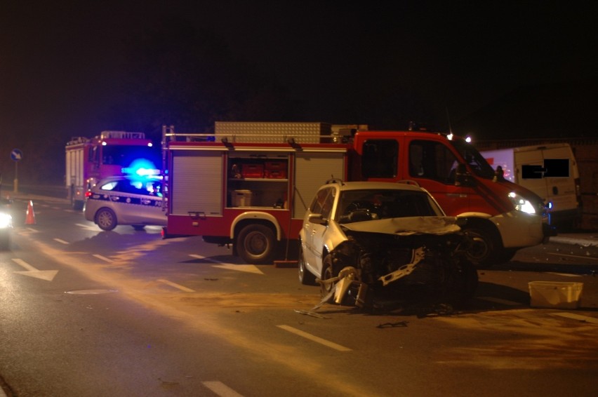 Wypadek na Wrocławskiej. Trzy osoby trafiły do szpitala