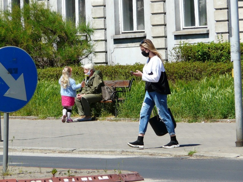 Koronawirus Pabianice. Luzowanie obostrzeń. Gdzie nie musimy już nosić maseczek?