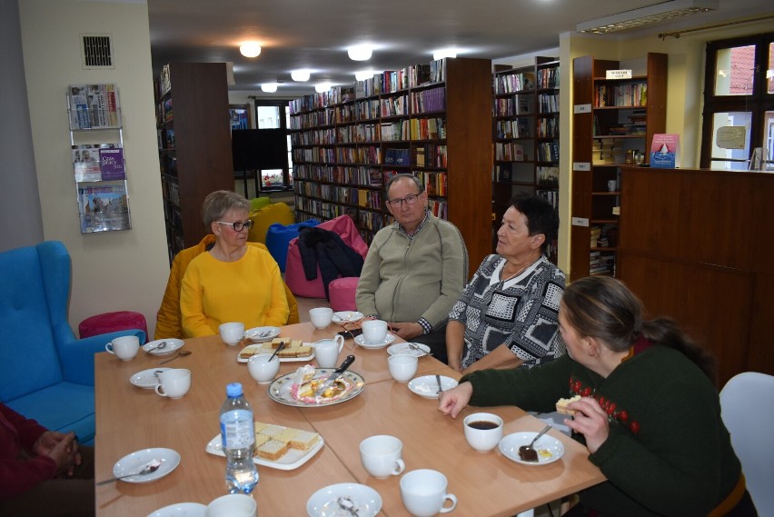 Gniew. VII Noc bibliotek z Ałbeną Grabowską i grą miejską