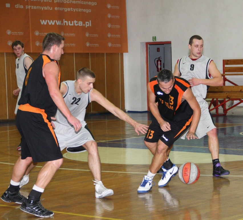 KRÓTKO: Koszykarze z Tarnowskich Gór graja w kolejnej edycji Rudzkiej Amatorskiej Ligi Koszykarzy
