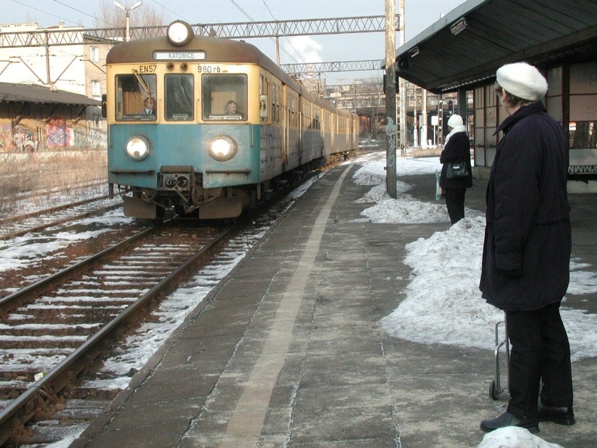 Koniec kultowych pociągów EN57 w Kolejach Śląskich. Przechodzą do historii