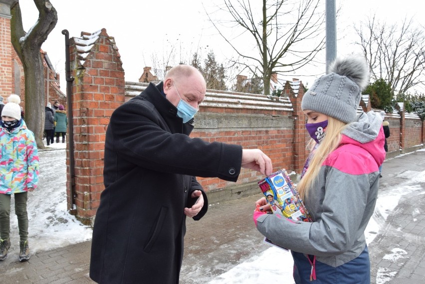 Finał WOŚP w Pruszczu Gdańskim i Rusocinie. Wolontariusze w akcji, kwestują od rana |ZDJĘCIA