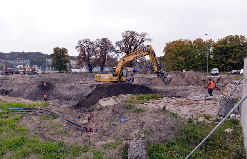 26.10.2014 Gdańsk. Początek prac przy Forum Radunia.