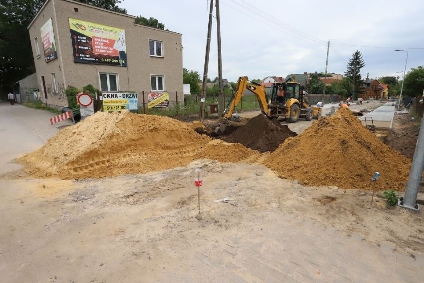 Przebudowa ulic Piwnej i Zgodnej na Starym Mieście w Radomiu. Mieszkańcy pytają: dlaczego wycięto tyle drzew?