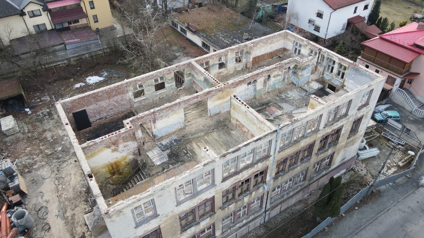 Stary budynek I Liceum Ogólnokształcącego w Olkuszu nadal...