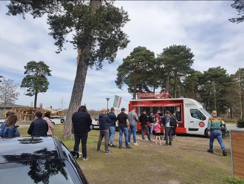 Największe kolejki do food trucka z Sulejowską Bułą...