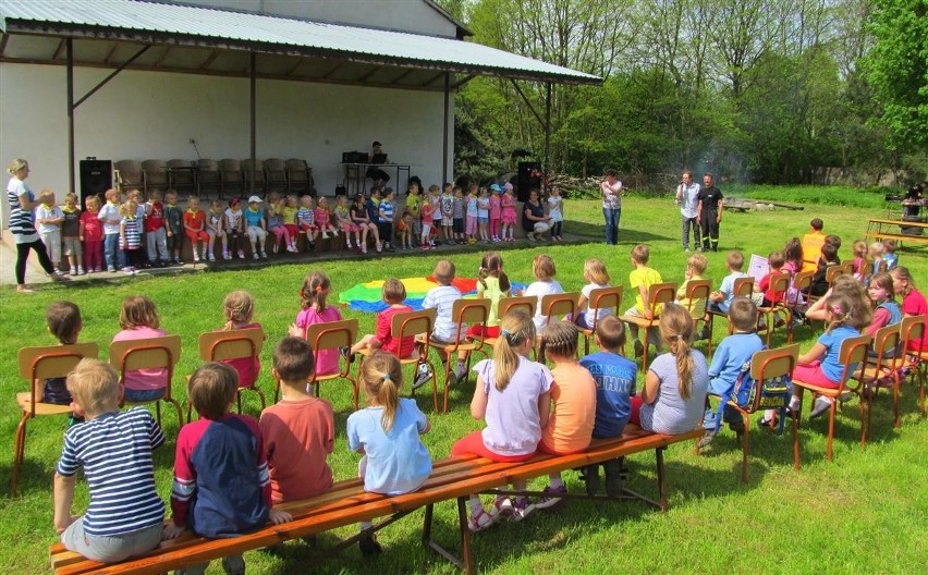 Pstrokonie: Piknik strażacki dla dzieci [zdjęcia]