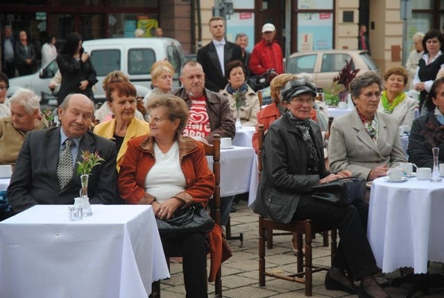 Wspólne śpiewanie pod Ratuszem w Kościanie