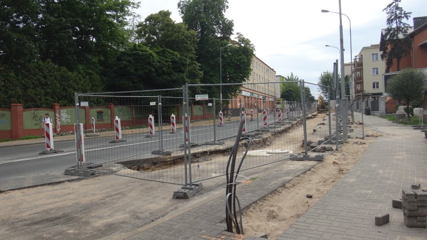 Trwa remont ul.  Westerplatte w naszym mieście. Ruch...