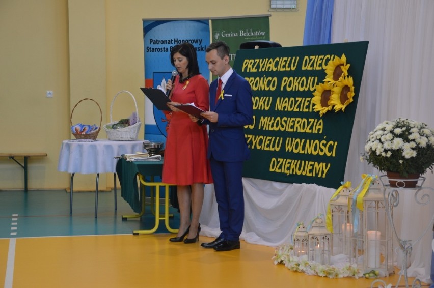 Uroczystość nadania sztandaru Gimnazjum w Kurnosie Drugim