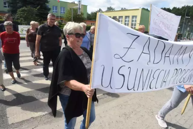 Mieszkańcy Zielonej Góry Zawady protestują w sprawie ul. Szkolnej