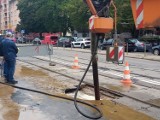 Po usterce wodociągu na Pomorzanach w Szczecinie: kiedy tramwaje znów ruszą? Nieprędko!