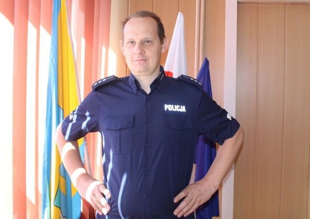 St. asp. Jacek Karwalski z Komendy Miejskiej Policji w Skierniewicach będąc po służbie udaremnił 82 - letniemu mężczyźnie próbę odebrania sobie życia