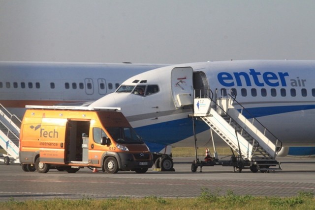 Samolot Enter Air na lotnisku w Pyrzowicach