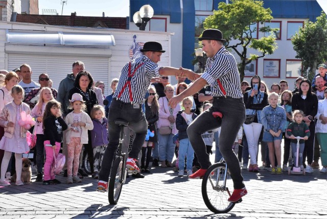 W Inowrocławiu odbył się 16 lipca Ino Art Festiwal. Mimo kapryśnej pogody na Rynku dobrze bawiło się sporo mieszkańców i kuracjuszy