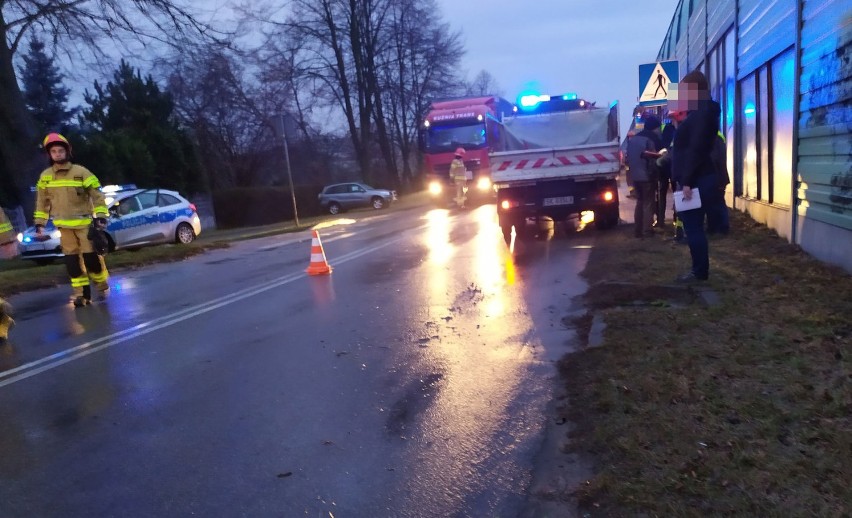 Dąbrowa Górnicza. Zderzenie autobusu z ciężarówką i czterech osobówek na ul. Staszica [ZDJĘCIA]