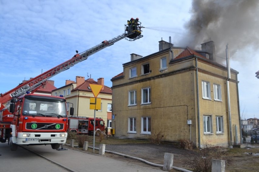 Marzec 2013. Pożar budynku komunalnego w Pruszczu Gd.