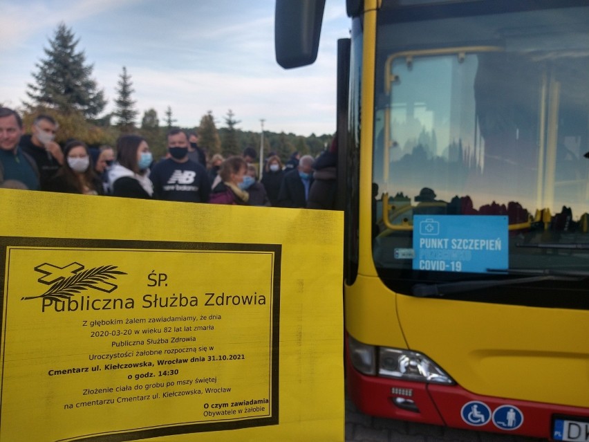 Protest na cmentarzu na Kiełczowie