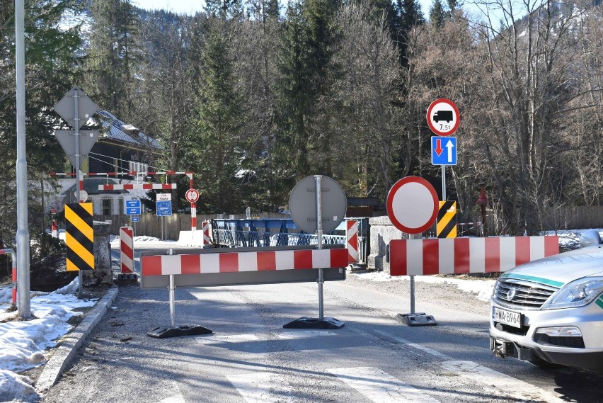 Koronawirus Podhale. Granice zostały zamknięte. Patrole straży granicznej, wojsko i policja blokują przejazd