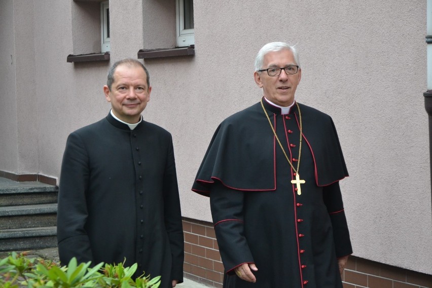 Biskup Grzegorz Olszowski ma koronawirusa. Był w Rybniku na mszy za maturzystów