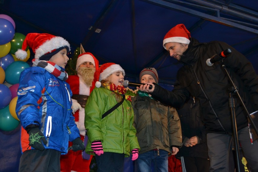 Człuchów. Mikołajki 2016 - najpierw przez osiedla potem na rynek