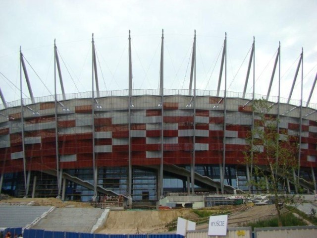 Bramy obiektu miały być otwarte o godz. 10, jednak z powodu dużego zainteresowania wydarzeniem pierwsi kibice weszli na stadion parę minut po 9. Fot. Weronika Trzeciak